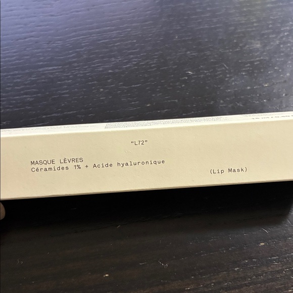 Typology L72 — Overnight Repairing Lip Mask
1% Ceramides + Hyaluronic Acid - Picture 2 of 5
